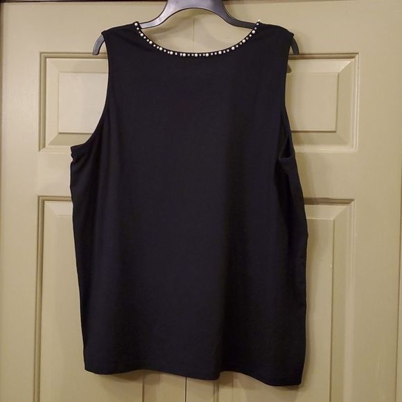 Liz & Me black gemstone neckline tank top - Picture 2 of 7